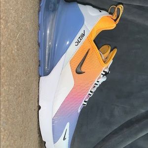 Nike Air Max 270